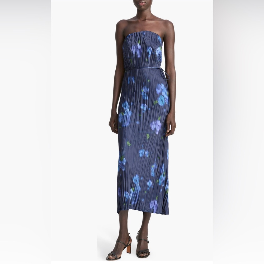 Vince
Poppy Blur
Crushed Column
Gown size large